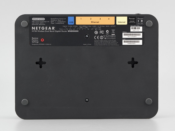 Внешний вид роутера Netgear WNDR4000