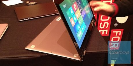 Lenovo Touch Ultrabook CES2012 081