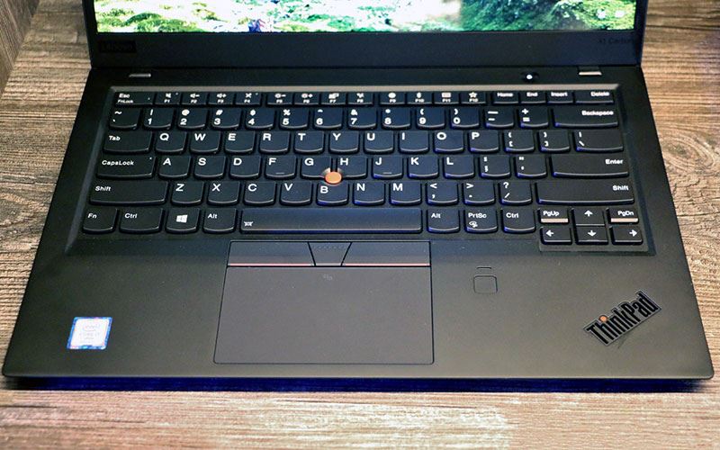 Lenovo-ThinkPad-X1-Carbon-2018-5