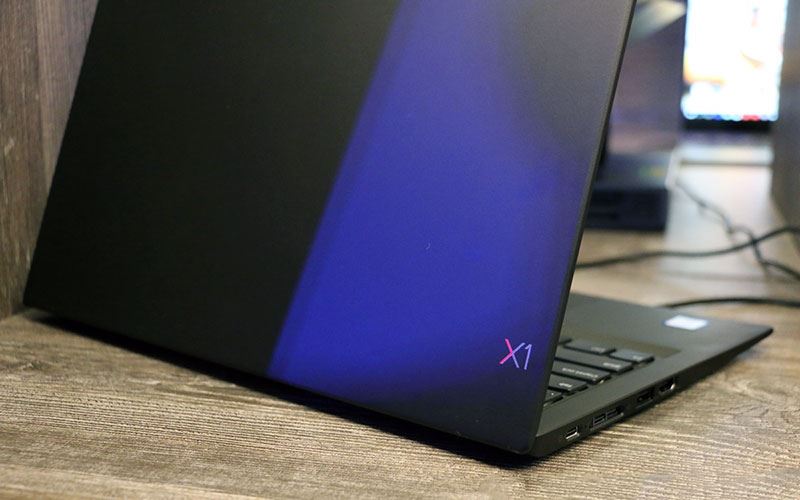 Lenovo-ThinkPad-X1-Carbon-2018-4