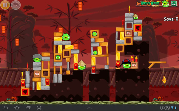 Скриншот игры Angry Birds Seasons на планшете Samsung Galaxy Tab 7.7