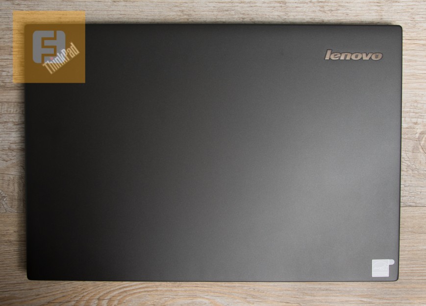 Lenovo ThinkPad X1 Carbon 2014 в закрытом состоянии