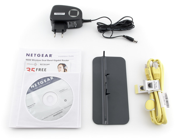 Комплект поставки беспроводного роутера Netgear WNDR3800