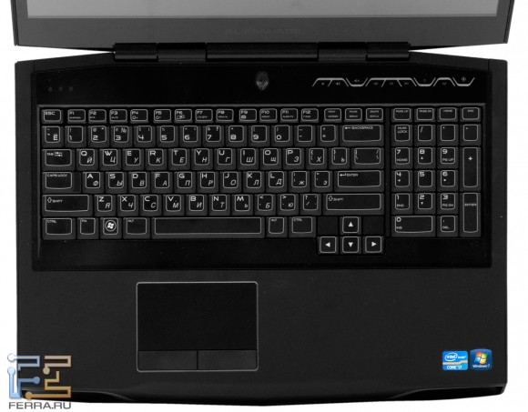 Ноутбук Alienware M17x в открытом состоянии